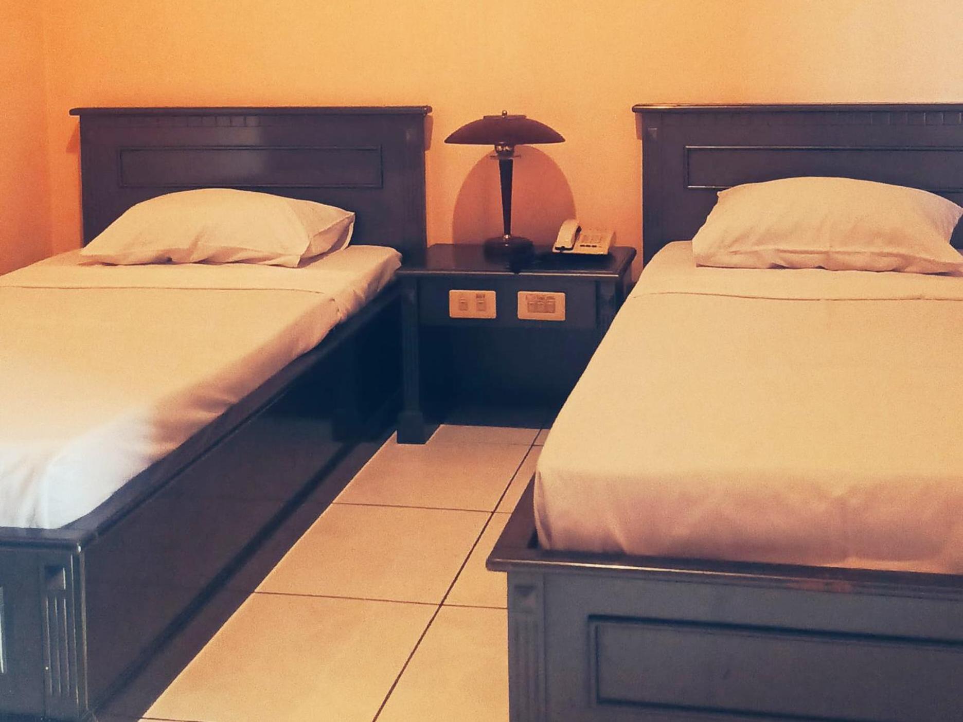 Hotel Wijaya Purwokerto Eksteriør billede