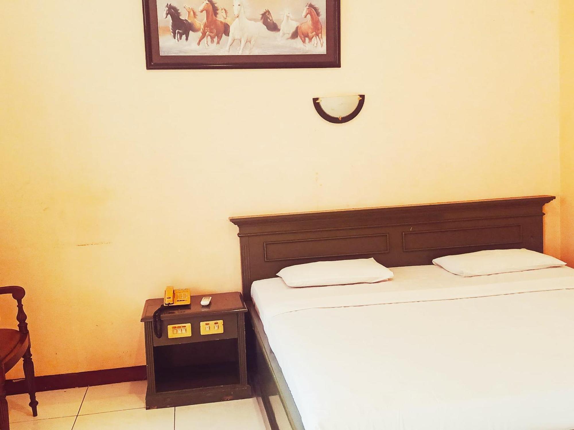 Hotel Wijaya Purwokerto Eksteriør billede