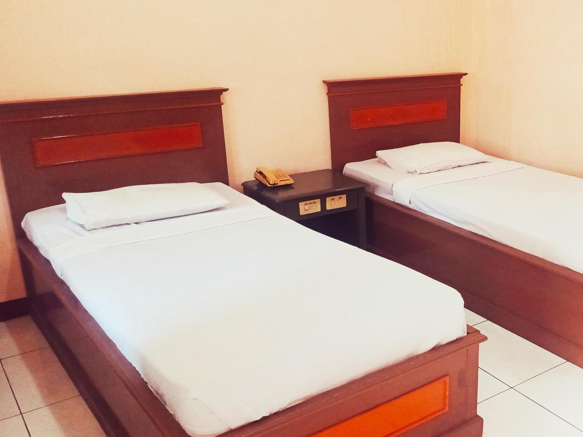 Hotel Wijaya Purwokerto Eksteriør billede