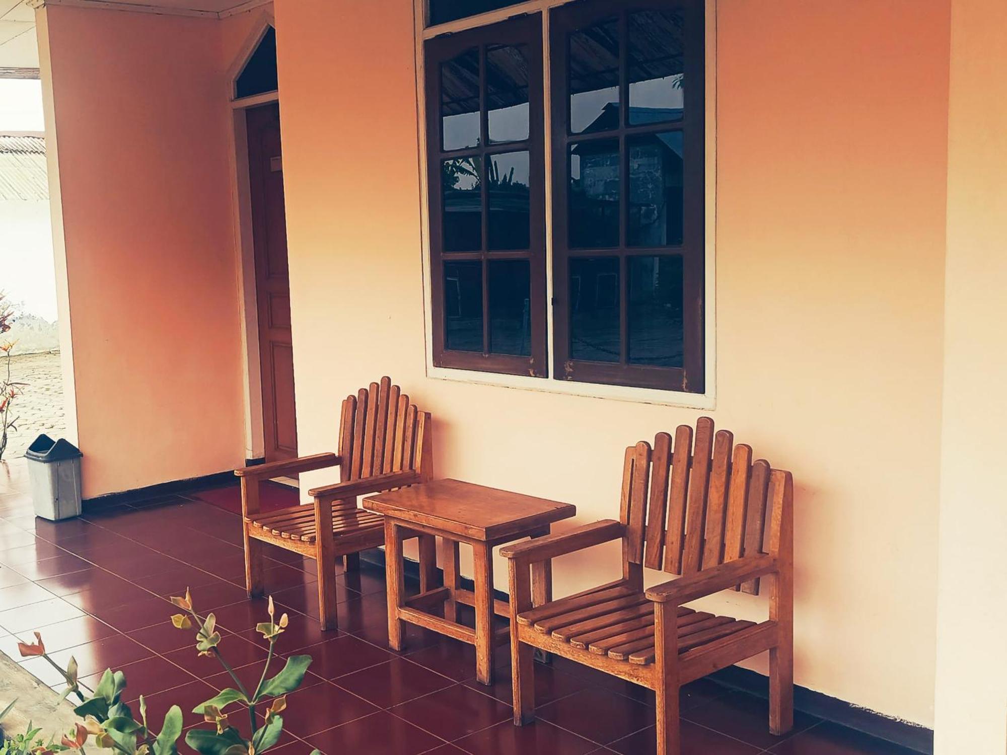 Hotel Wijaya Purwokerto Eksteriør billede