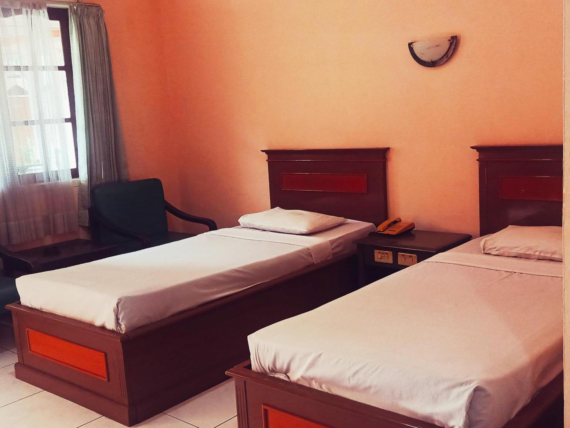 Hotel Wijaya Purwokerto Eksteriør billede