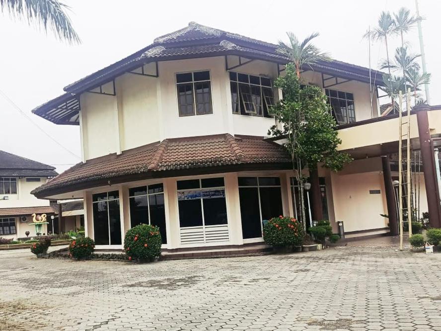 Hotel Wijaya Purwokerto Eksteriør billede