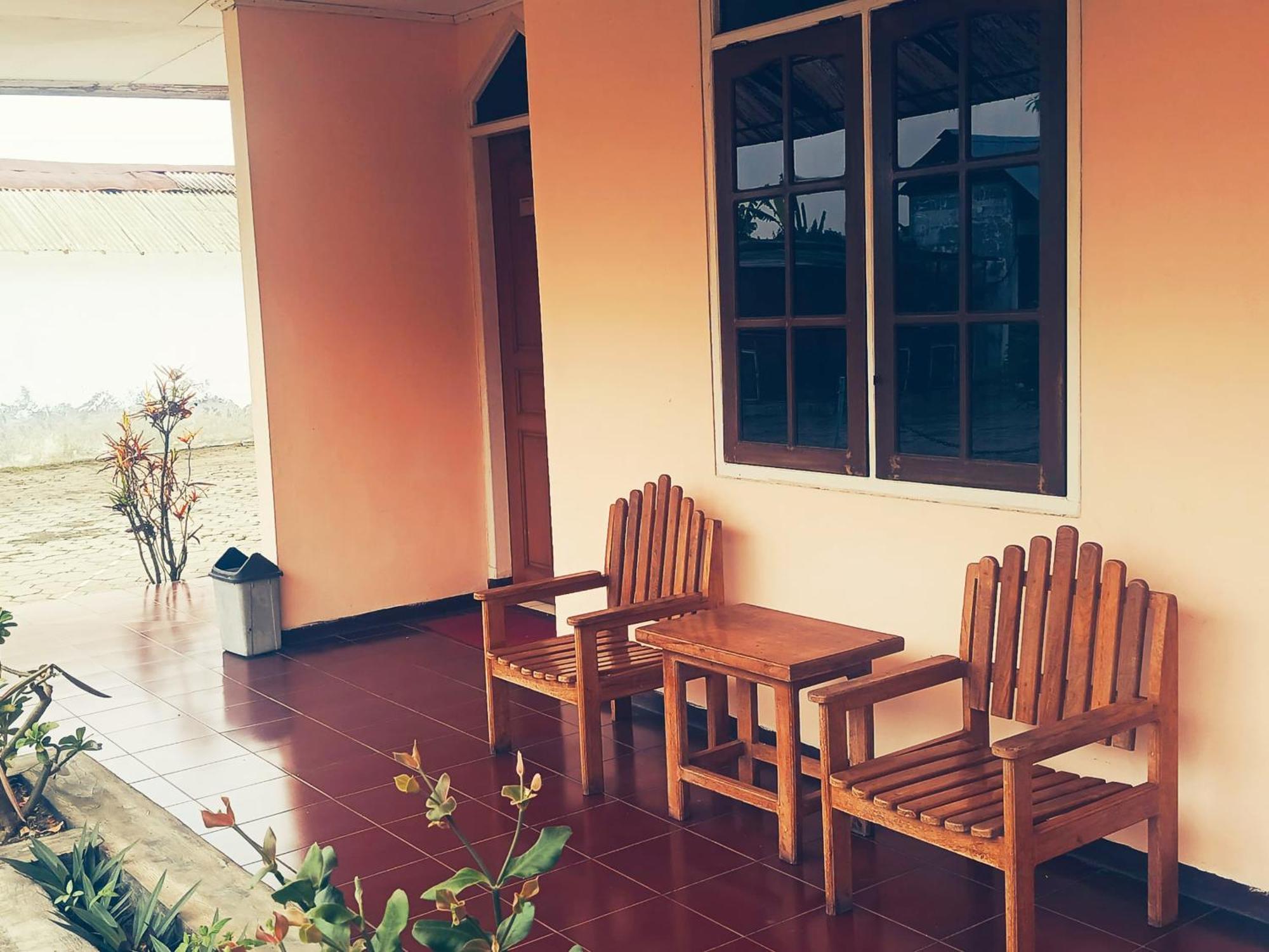Hotel Wijaya Purwokerto Eksteriør billede