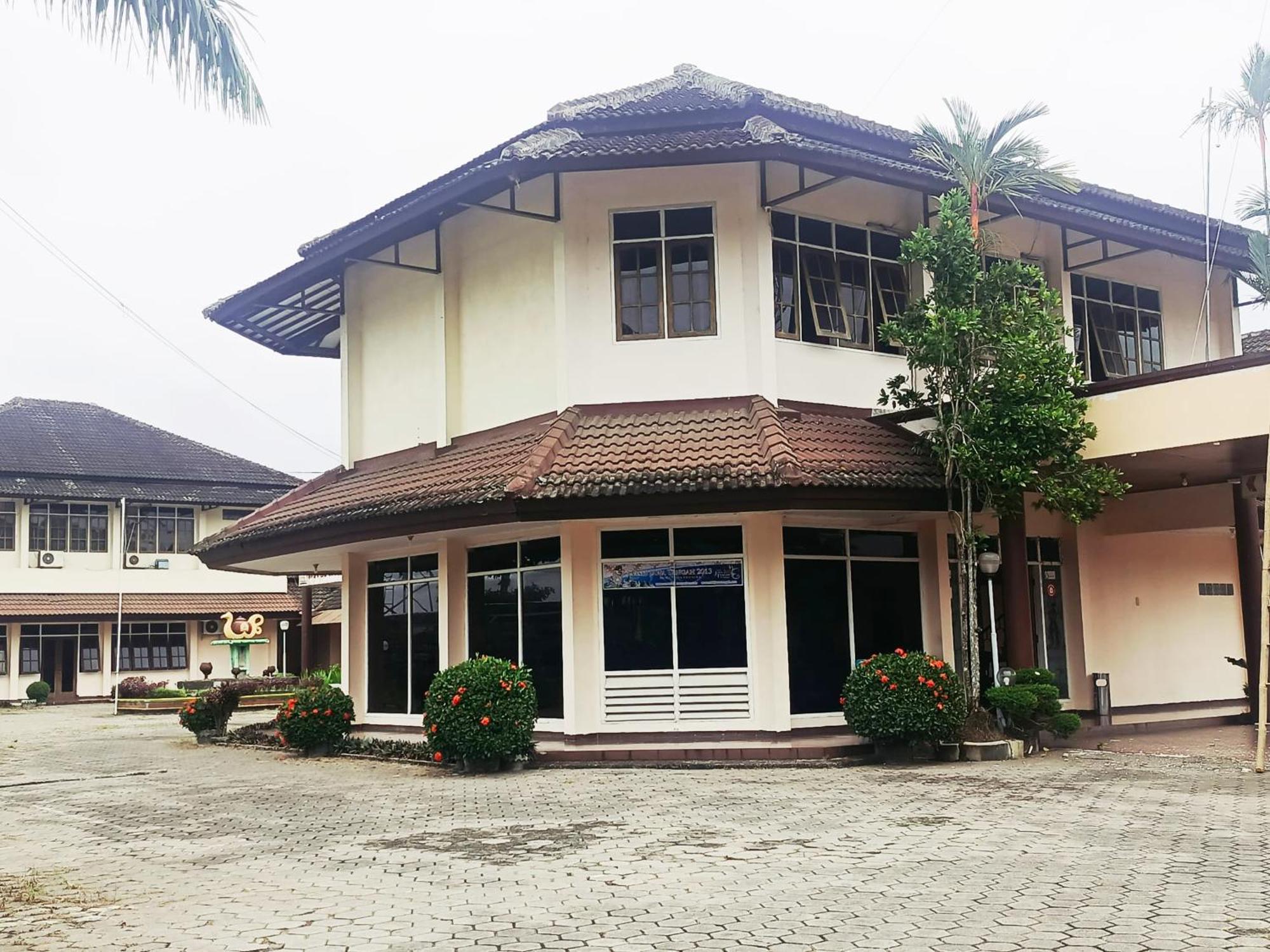 Hotel Wijaya Purwokerto Eksteriør billede